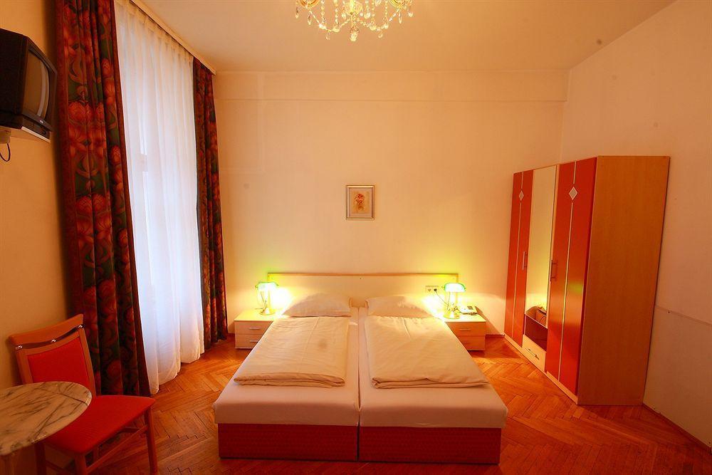 Pension Liechtenstein Bed and Breakfast Viena Exterior foto